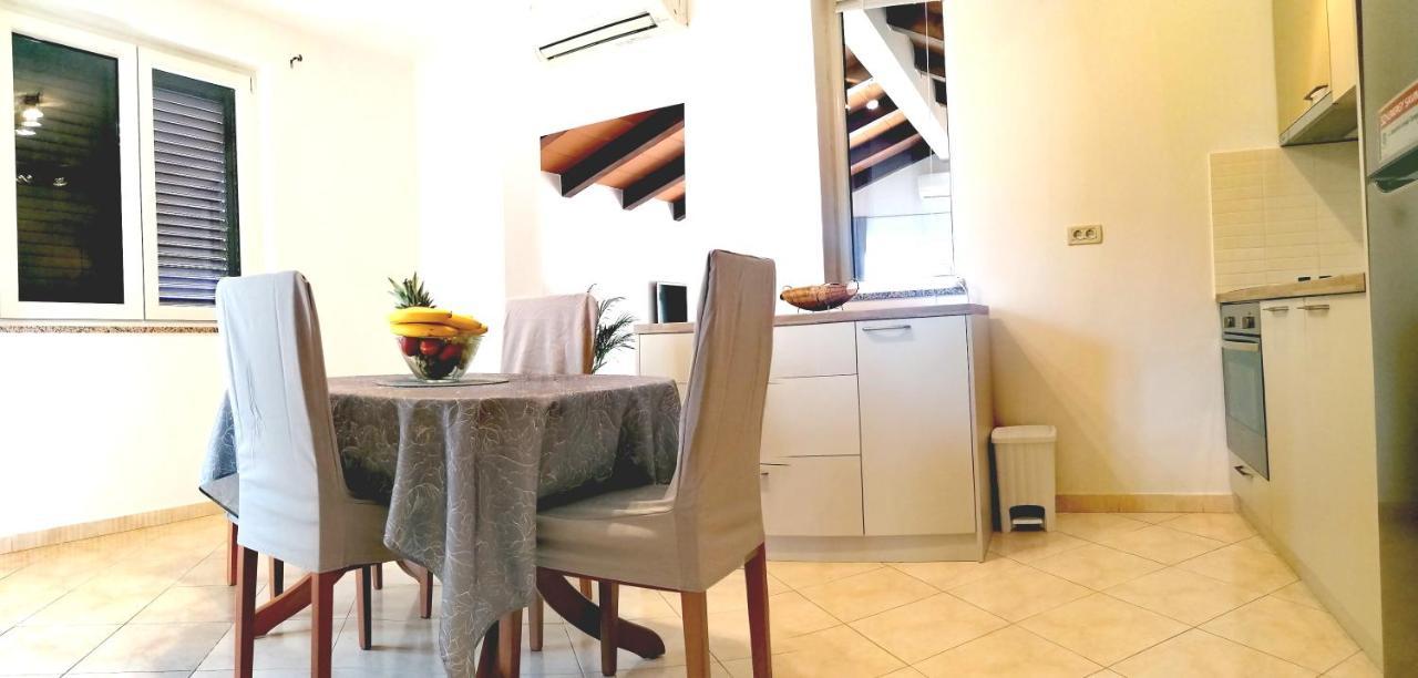 Cozy House With Pool Near Rovinj Appartement Kanfanar Buitenkant foto