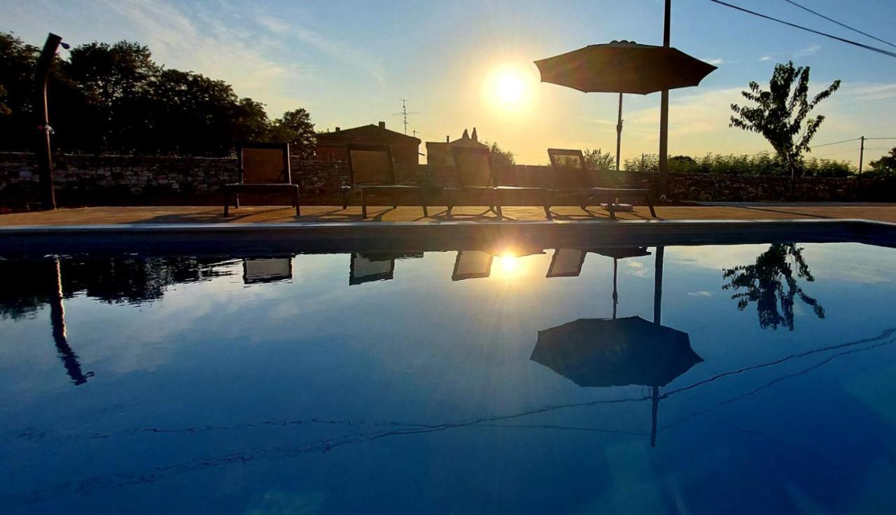 Cozy House With Pool Near Rovinj Appartement Kanfanar Buitenkant foto
